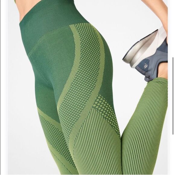 FABLETICS High-Waisted Seamless Turbo Legging Sycamore Green Citron XS - Picture 3 of 7